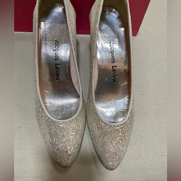 Adorable vintage silver heels by Jacques Levine in size 7 - Picture 1 of 4